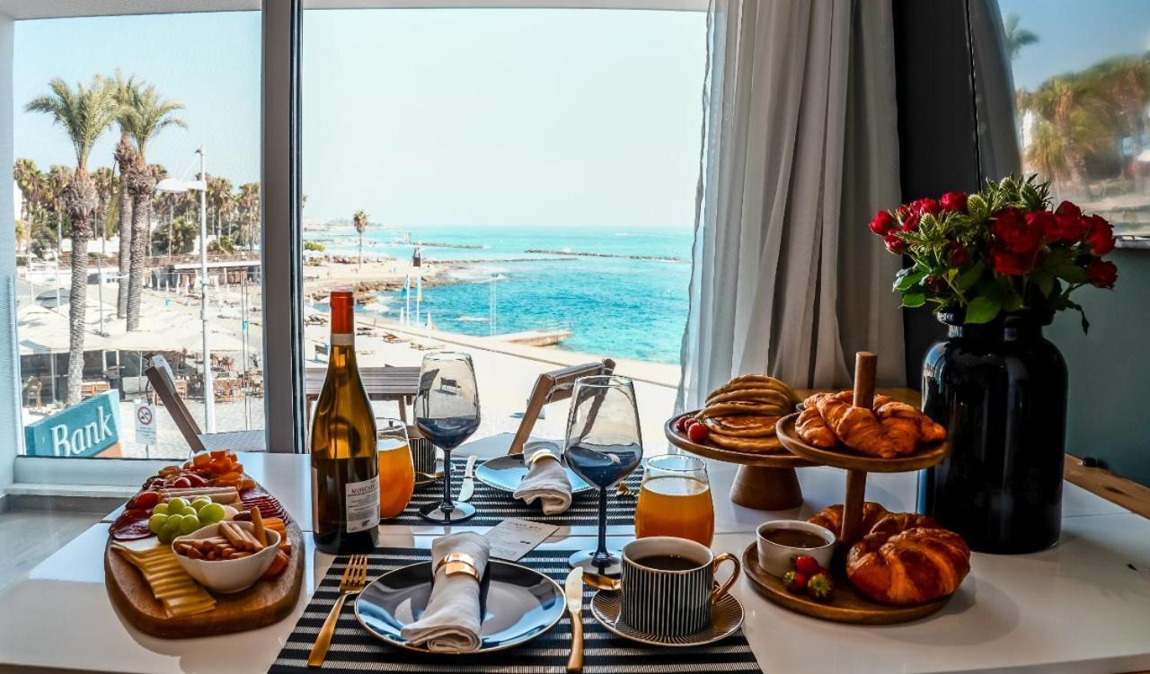 Cosea Living: Seaside Deluxe Suite In Harbour 107B Пафос Екстериор снимка