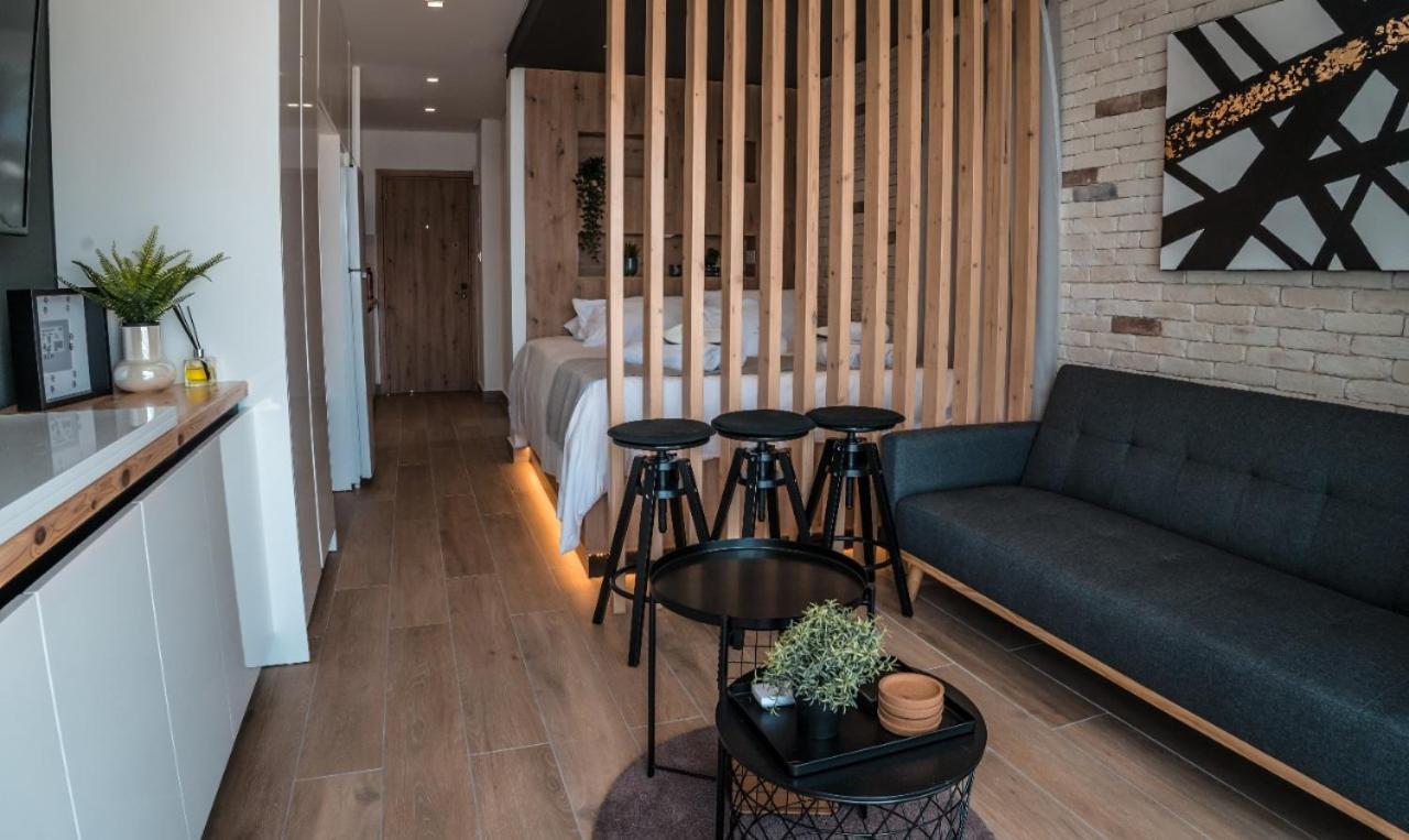 Cosea Living: Seaside Deluxe Suite In Harbour 107B Пафос Екстериор снимка