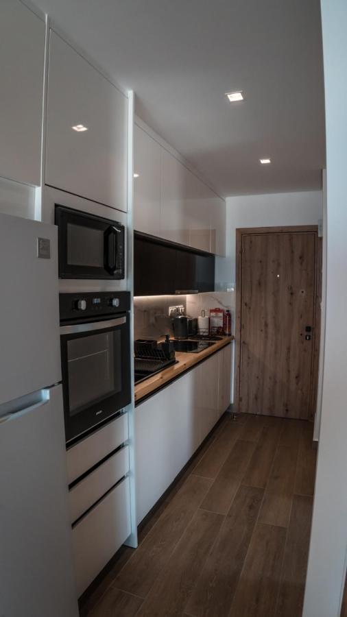 Cosea Living: Seaside Deluxe Suite In Harbour 107B Пафос Екстериор снимка