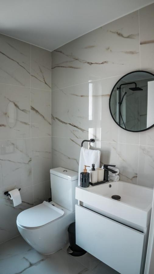 Cosea Living: Seaside Deluxe Suite In Harbour 107B Пафос Екстериор снимка